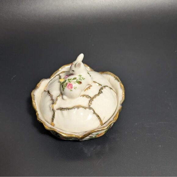 Royal Albert Old Country Roses Bunny Rabbit Trinket Jewelry Box Figurine Floral - Picture 3 of 15